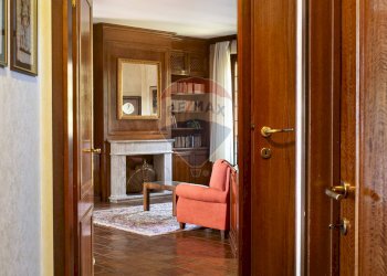 Hall / corridoio - Villa Via Dei Pini
 
13/B, Cerro al Lambro - foto 32