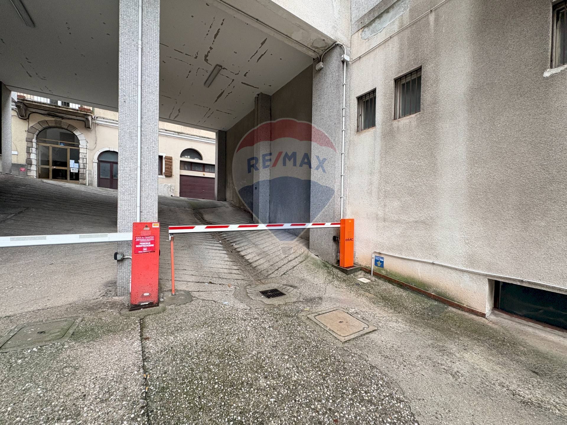 Parcheggio - Box VIA CAPRIN
 
18, Trieste - photo 1