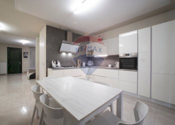 Cucina - Villa a Schiera Esine - foto 8