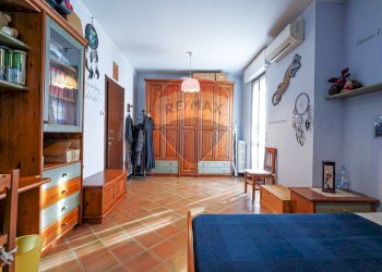 Camera / camera da letto - Quadrilocale via de gasperi, Gessate - foto 37