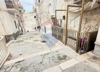 Edificio all\'aperto - Bilocale Corso Tripoli
 
60, Vieste - foto 11