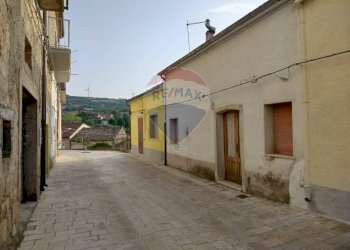 Casa all\'aperto - Trilocale Via Rossini
 
12, Orsara di Puglia - foto 10