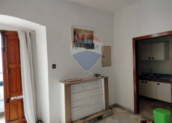 Hall / corridoio - Trilocale Via Rossini
 
12, Orsara di Puglia - foto 17