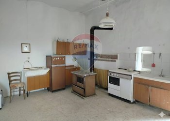 Cucina - Casa indipendente Via Giotto
 
14, Orsara di Puglia - foto 2
