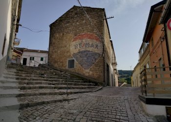 Edificio all\'aperto - Magazzino Via Rossini
 
5, Orsara di Puglia - foto 7