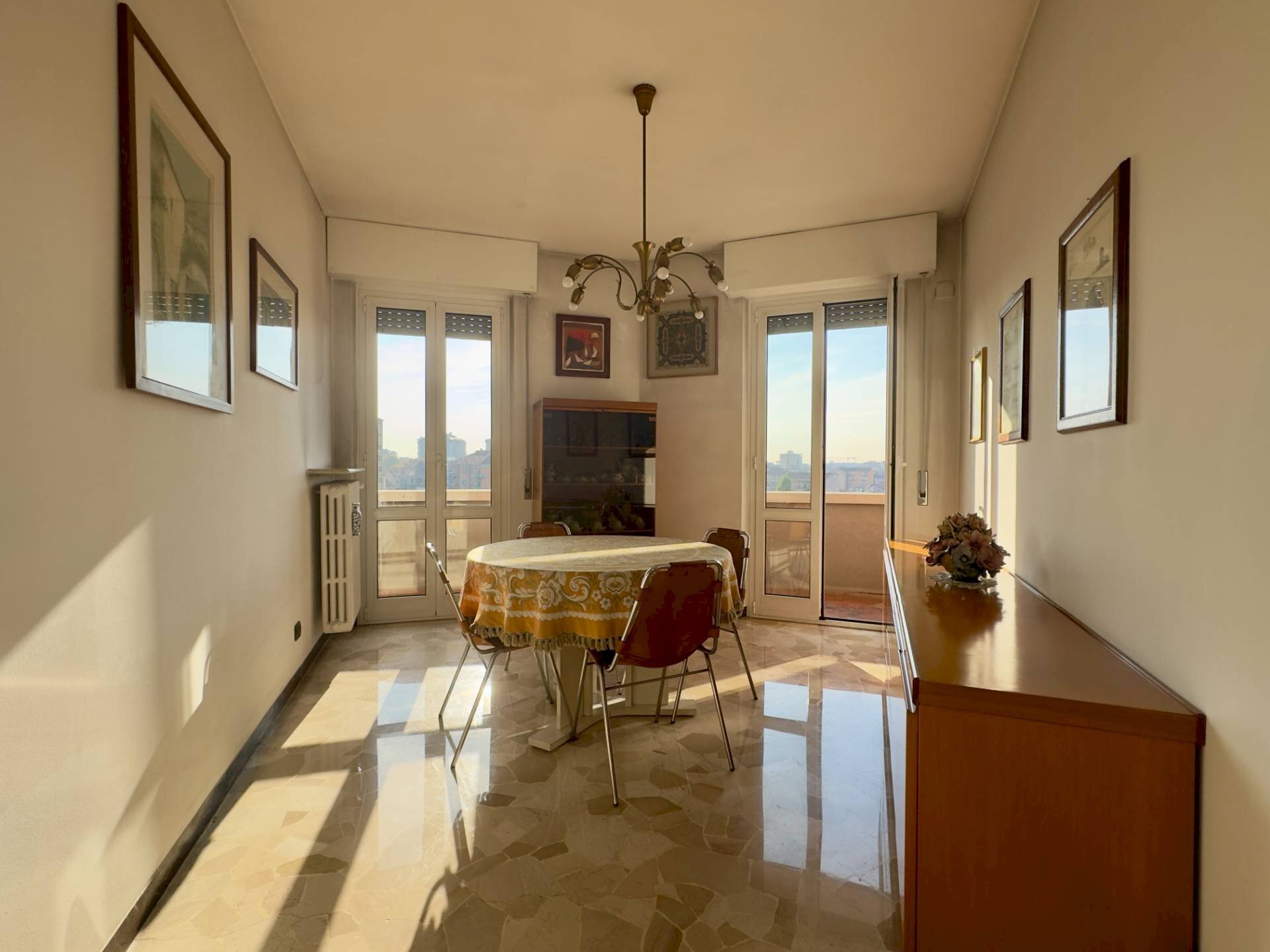 Sala da pranzo - Three-room apartment VIA MORGANTI
 
54, Sesto San Giovanni - photo 1