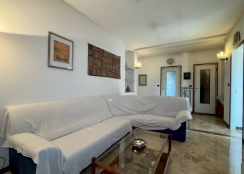 Salotto - Three-room apartment VIA MORGANTI
54, Sesto San Giovanni - photo 7