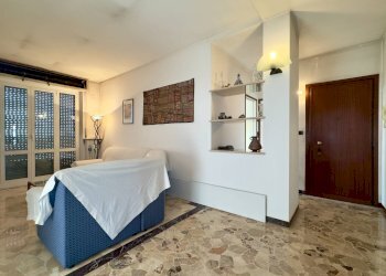 Salotto - Three-room apartment VIA MORGANTI
54, Sesto San Giovanni - photo 4