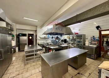 Cucina - Commercial Activity Piazza Pagliarelli
 
27, Palermo - photo 25