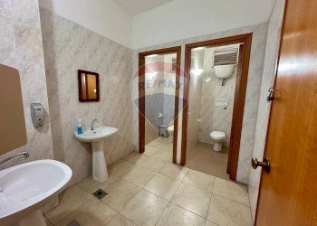 Bagno - Commercial Activity Piazza Pagliarelli
 
27, Palermo - photo 34