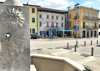 Edificio all\'aperto - Independent house Piazza Vittorio Veneto
 
20 e 21, Cappella Maggiore - photo 2