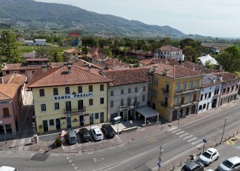 Edificio all\'aperto - Independent house Piazza Vittorio Veneto
 
20 e 21, Cappella Maggiore - photo 2