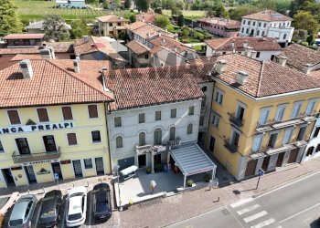 Edificio all\'aperto - Independent house Piazza Vittorio Veneto
 
20 e 21, Cappella Maggiore - photo 24