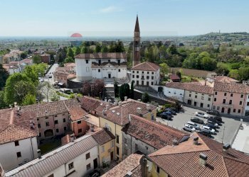 Edificio all\'aperto - Independent house Piazza Vittorio Veneto
 
20 e 21, Cappella Maggiore - photo 27