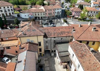 Edificio all\'aperto - Independent house Piazza Vittorio Veneto
 
20 e 21, Cappella Maggiore - photo 30