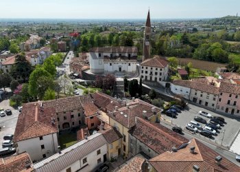 Edificio all\'aperto - Independent house Piazza Vittorio Veneto
 
20 e 21, Cappella Maggiore - photo 32