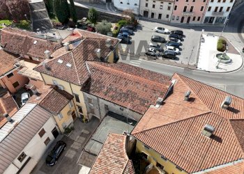 Edificio all\'aperto - Independent house Piazza Vittorio Veneto
 
20 e 21, Cappella Maggiore - photo 33