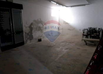 Parcheggio - Negozio Vergiate - foto 3