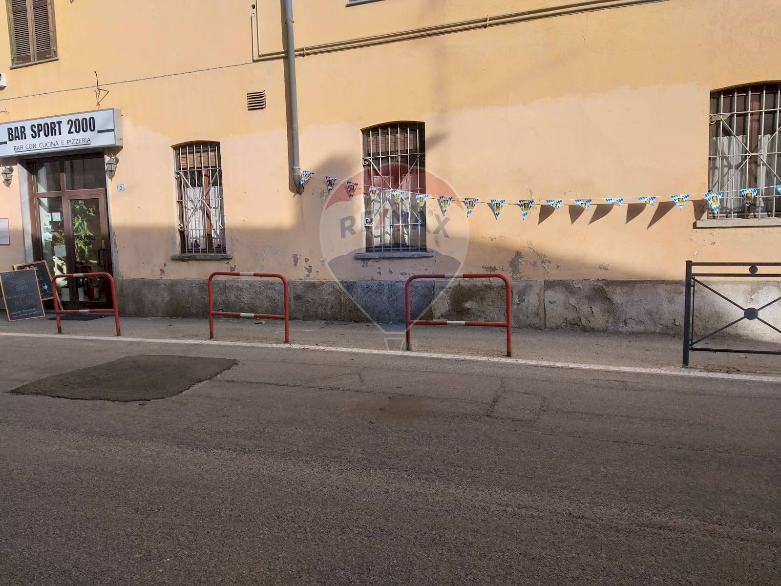 Edificio all\'aperto - Locale Commerciale Via Posorti
 
3, Vergiate - foto 1