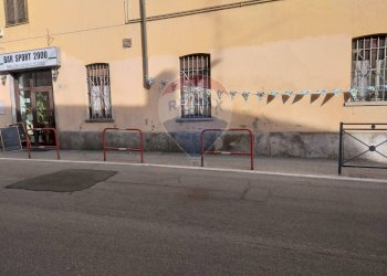 Edificio all\'aperto - Locale Commerciale Via Posorti
 
3, Vergiate - foto 1