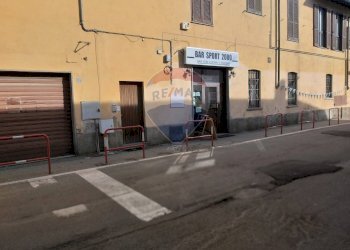 Edificio all\'aperto - Locale Commerciale Via Posorti
 
3, Vergiate - foto 2