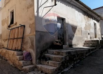 Casa all\'aperto - Casa indipendente via Alessandro Volta
 
8, Comiso - foto 6