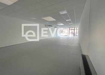 Foto 1 - Locale Commerciale SS 13 Bivio Taboga
 
140, Gemona del Friuli - foto 1