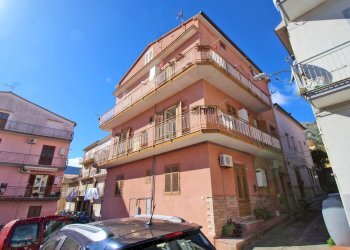 Foto 1 - Trilocale Via Pio La torre
 
17, Piana degli Albanesi - foto 1