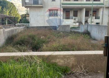 Edificio all\'aperto - Casa indipendente via Ugo foscolo
 
2, Poggioreale - foto 1