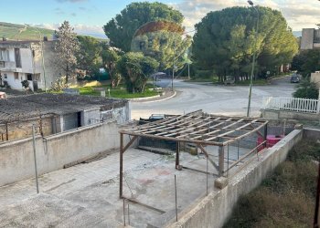 Edificio all\'aperto - Casa indipendente via Ugo foscolo
 
2, Poggioreale - foto 13