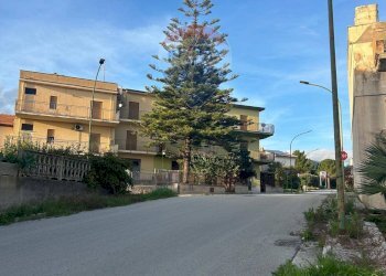 Edificio all\'aperto - Casa indipendente via Ugo foscolo
 
2, Poggioreale - foto 14