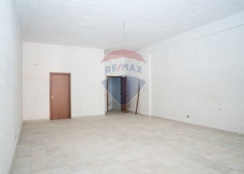 Stanza vuota - Locale Commerciale Via Livatino
 
8, Enna - foto 5