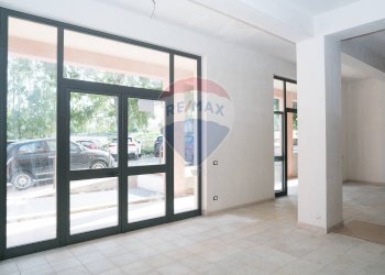 Stanza vuota - Locale Commerciale Via Livatino
 
8, Enna - foto 9