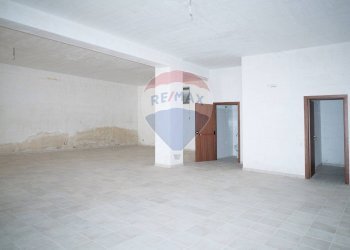 Stanza vuota - Locale Commerciale Via Livatino
 
8, Enna - foto 16