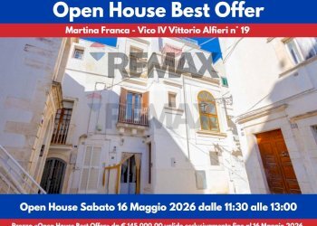 Edificio all\'aperto - Casa indipendente Vico IV Vittorio Alfieri
 
19, Martina Franca - foto 1