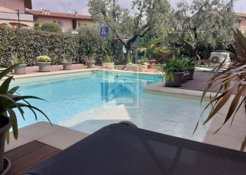 Foto 1 - Trilocale via boschette
 
81, San Felice del Benaco - foto 1