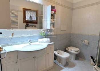 Foto 12 - Trilocale via boschette
 
81, San Felice del Benaco - foto 12