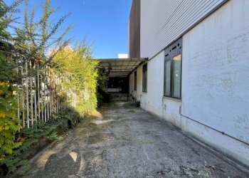 Cortile interno - Stable - Palace via Giosuè Carducci, Lissone - photo 31
