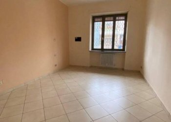 Camera da letto - Bilocale via Claviere, 5, Collegno - foto 5