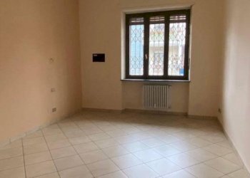 Camera da letto - Bilocale via Claviere, 5, Collegno - foto 6