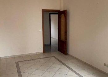 Camera da letto - Bilocale via Claviere, 5, Collegno - foto 9