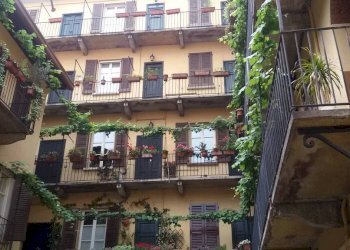 Cortile interno - Monolocale via Casale, Milano (zona Porta Genova) - foto 2