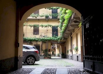 Cortile interno - Monolocale via Casale, Milano (zona Porta Genova) - foto 9