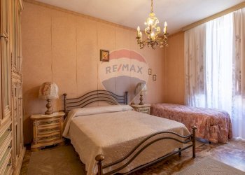 Camera da letto piano terra - Casa indipendente via San Martino
 
44-46, Selargius - foto 35