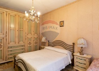 Camera da letto piano terra - Casa indipendente via San Martino
 
44-46, Selargius - foto 37