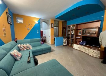 Salone - Two-room apartment via Giuseppe Mazzini, 6, Albizzate - photo 1