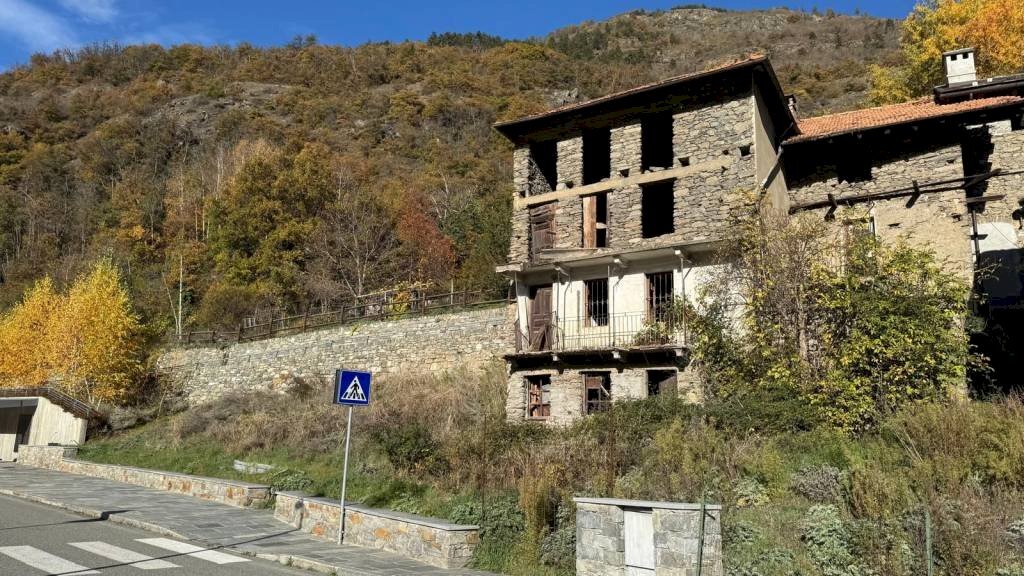 Facciata - Rustico Frazione Rovine, Sarre - foto 2