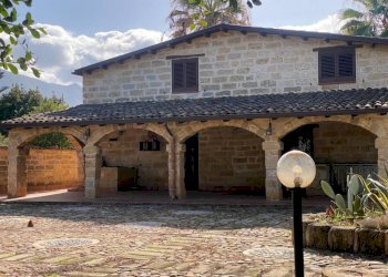 Facciata - Villa contrada Serre, Carini - foto 2