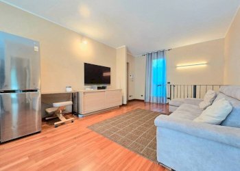 Salone - Appartamento via Madonnina, 17, Diano d'Alba - foto 3