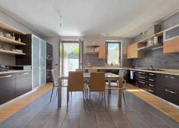 Cucina - Appartamento via Madonnina, 17, Diano d'Alba - foto 7